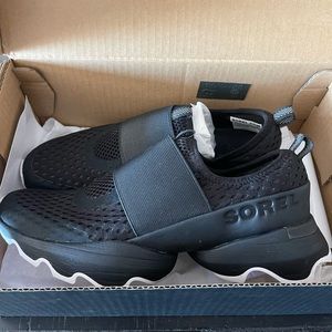 WOMEN'S KINETIC™ IMPACT STRAP SNEAKER, Size 6.5